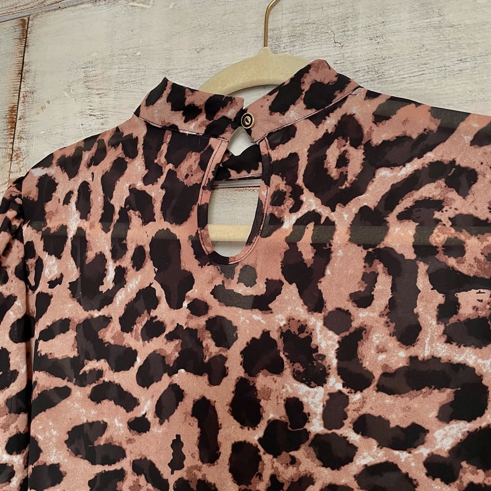 NWOT ✨SHEIN Blouse✨ - Picture 3 of 5